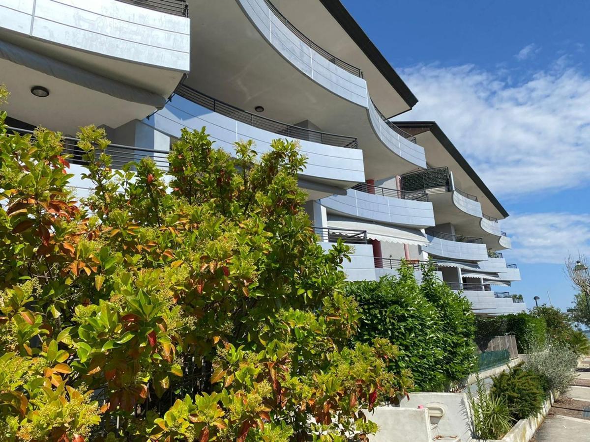 Costa Azzurra Apartment Grado Ngoại thất bức ảnh